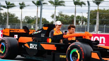 F1 pulsas: šiame amžiuje nematytas „McLaren“ rezultatas, „Mercedes“ pirmasis kartas bei „Ferrari“ radijo dramos
